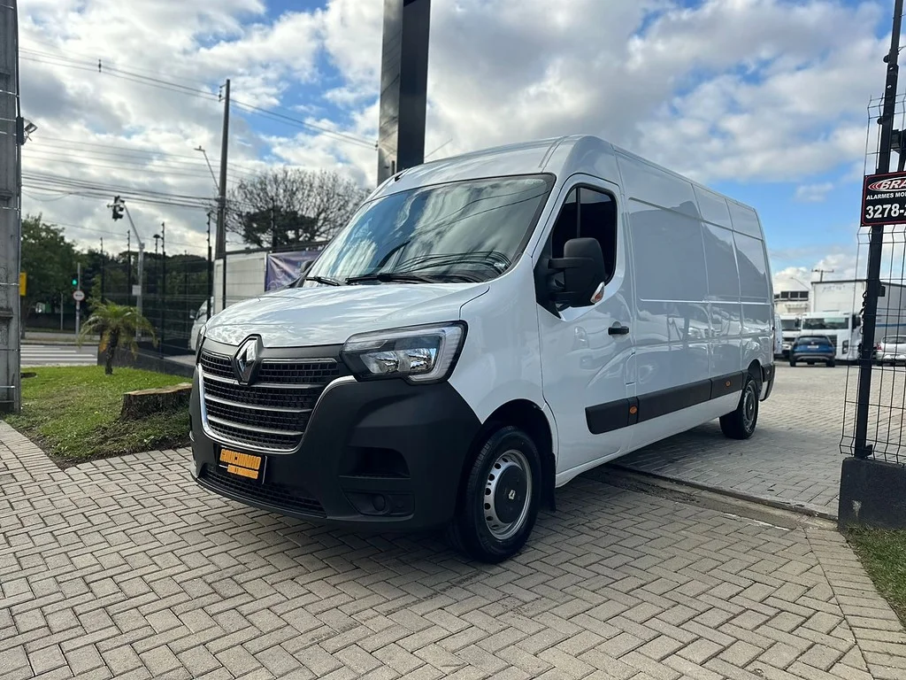 Caminhão RENAULT MASTER  L3H2 Baú Furgão ANO 2023 de Gauchinho Multimarcas no Paraná