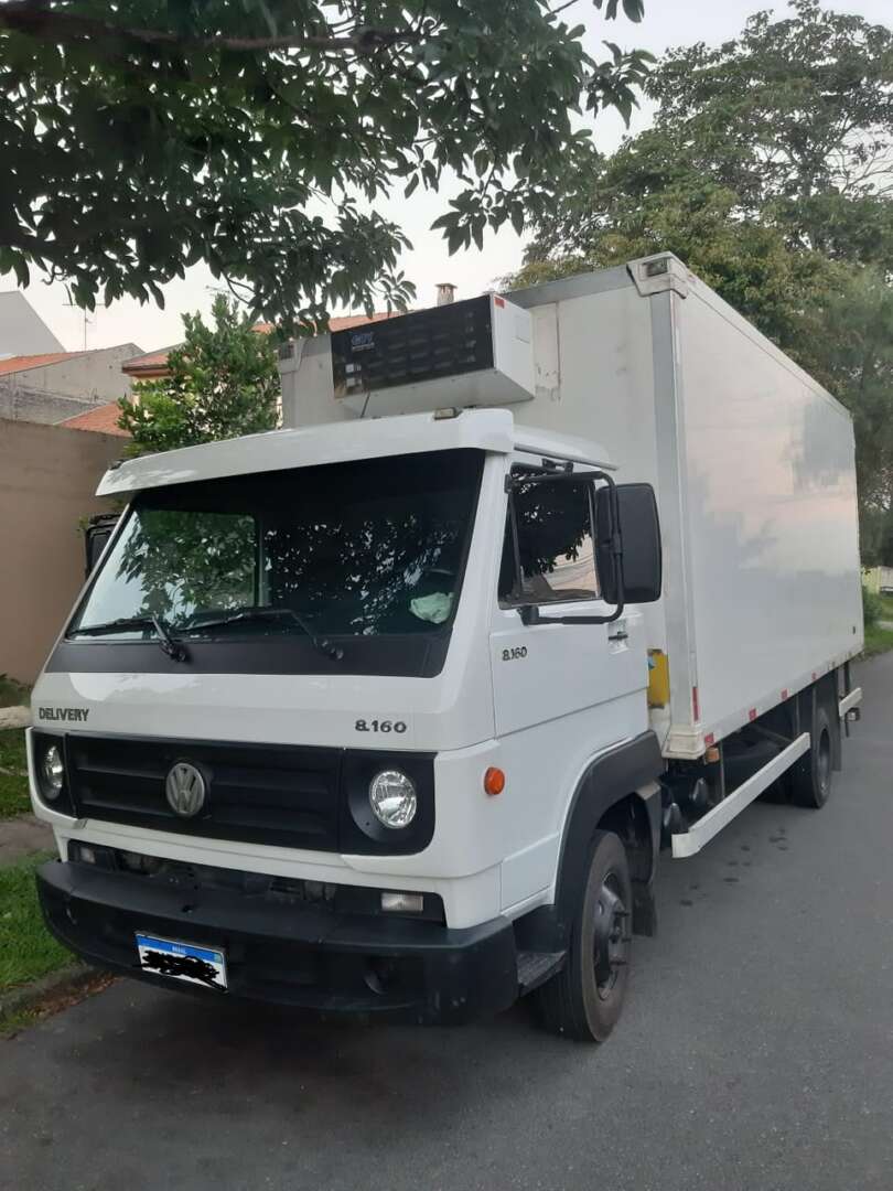 Caminhão VOLKSWAGEN VW 8160 Baú Refrigerado ANO 2013 de Lucas Alcantara em São Paulo