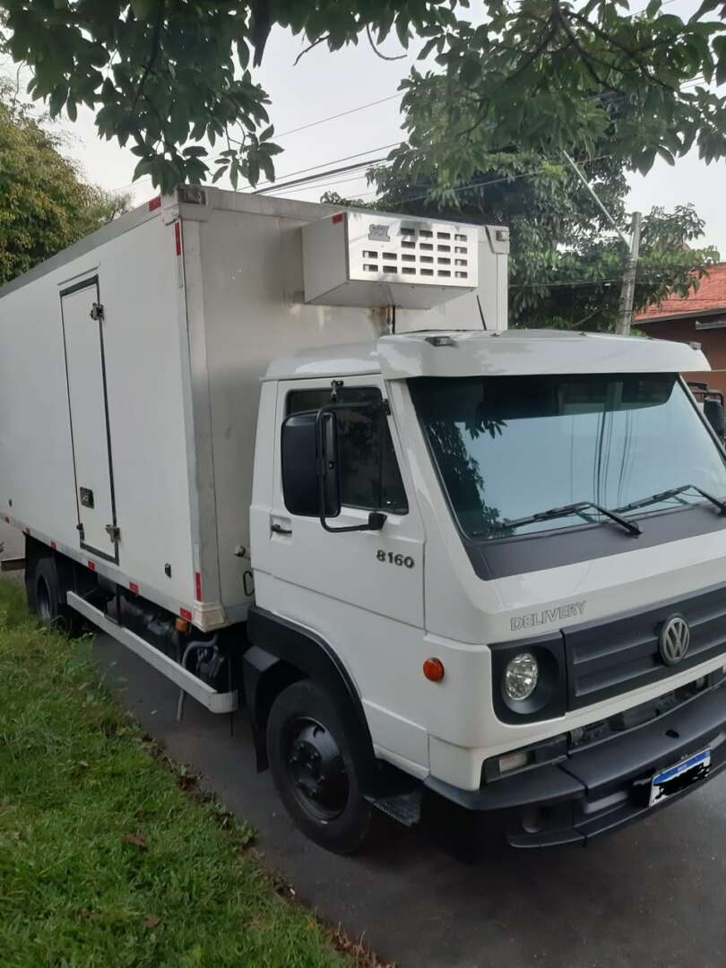 Caminhão VOLKSWAGEN VW 8160 Baú Refrigerado ANO 2013 de Lucas Alcantara em São Paulo