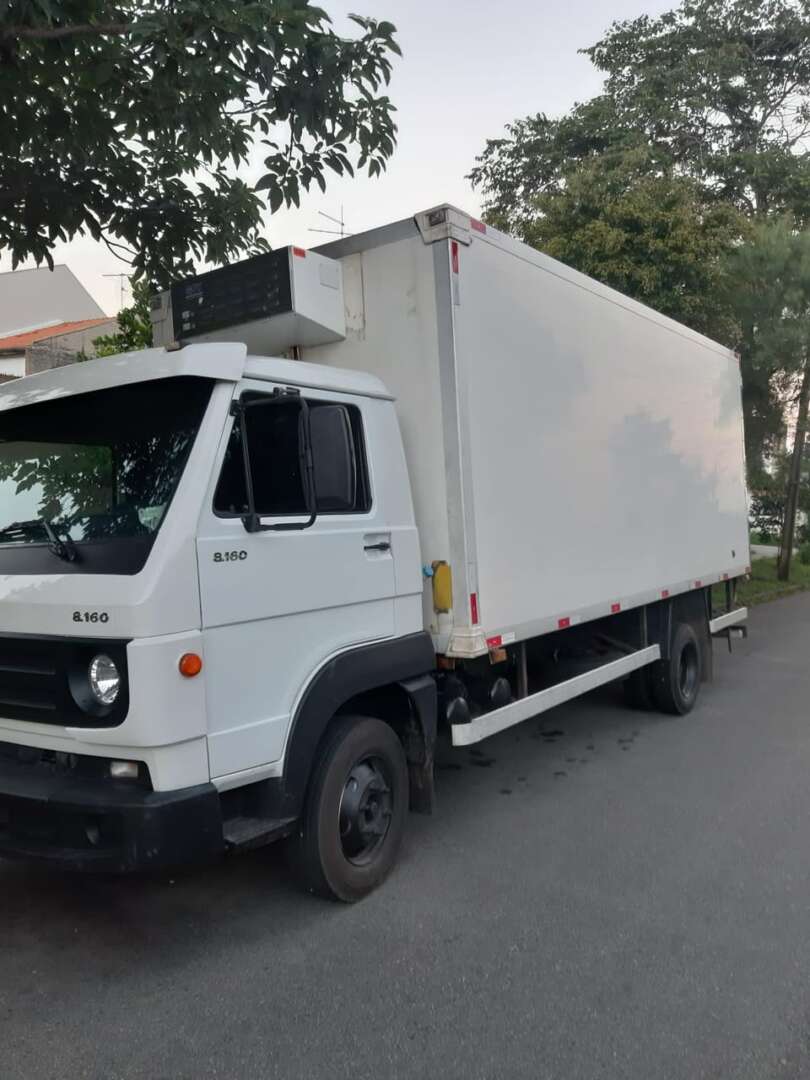 Caminhão VOLKSWAGEN VW 8160 Baú Refrigerado ANO 2013 de Lucas Alcantara em São Paulo